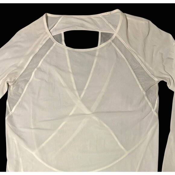 Like New Lululemon If You're Lucky Long Sleeve Tee T-Shirt Top White Size 8/10 M - Picture 4 of 8